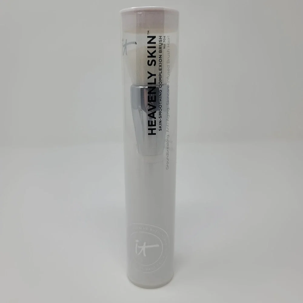 IT Cosmetics Heavenly Skin Skin-Smoothing Complexion Brush No 704 Angled New